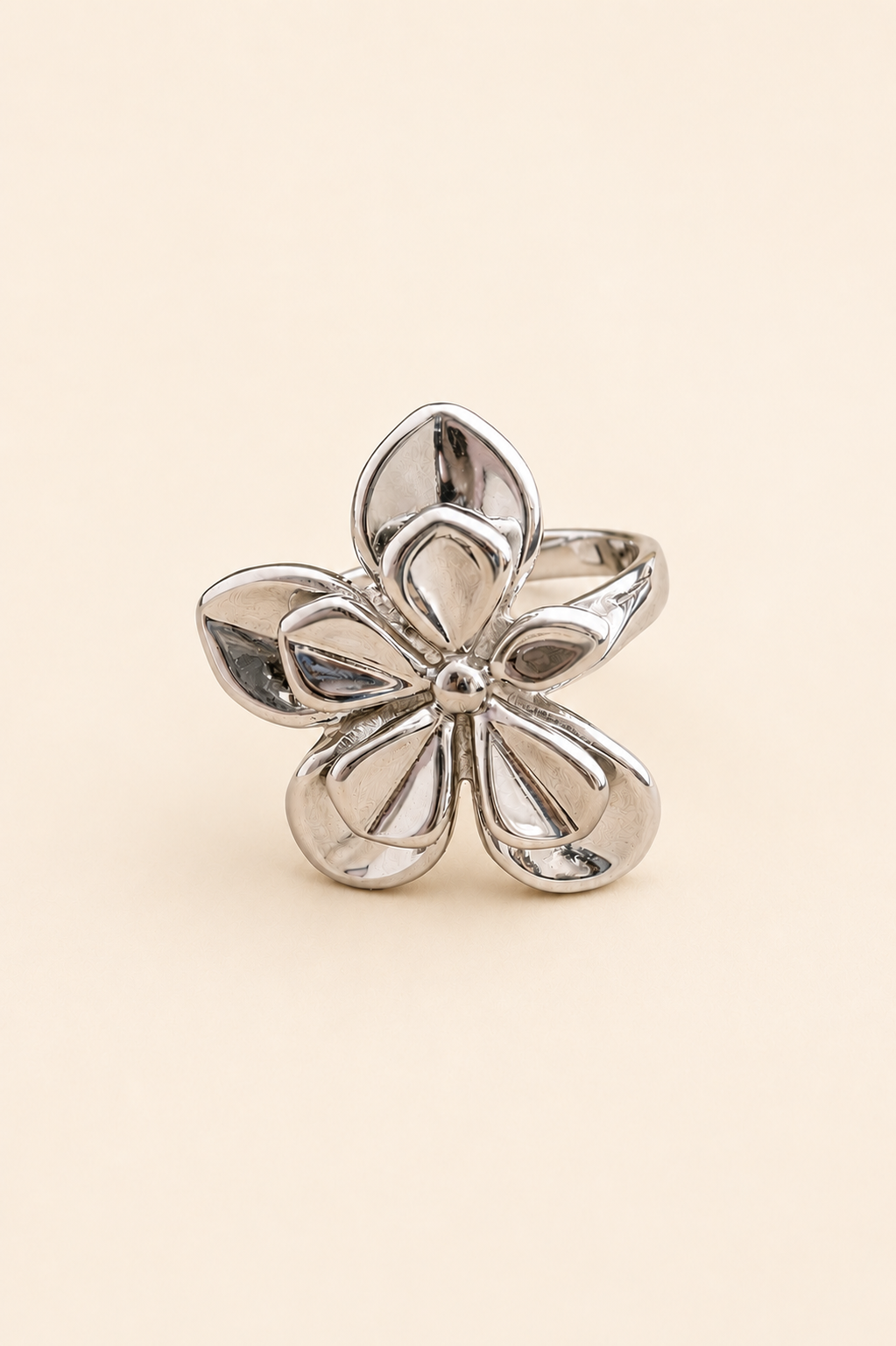 Anillo gran flor plateado