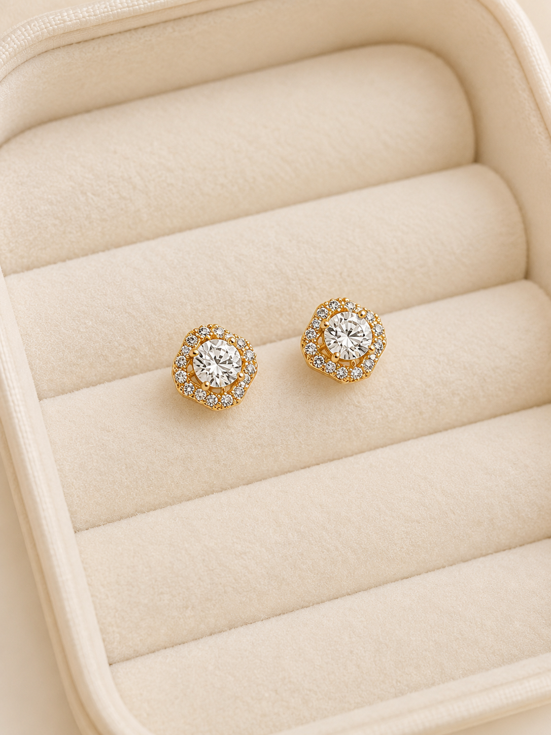 Aretes topos cuadrados oro laminado