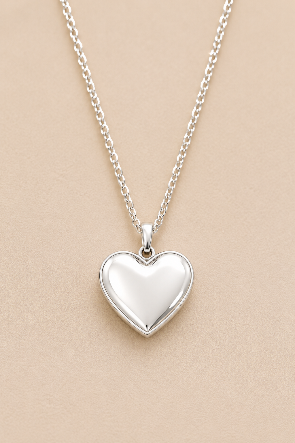 Collar relicario reliquia de amor platiado