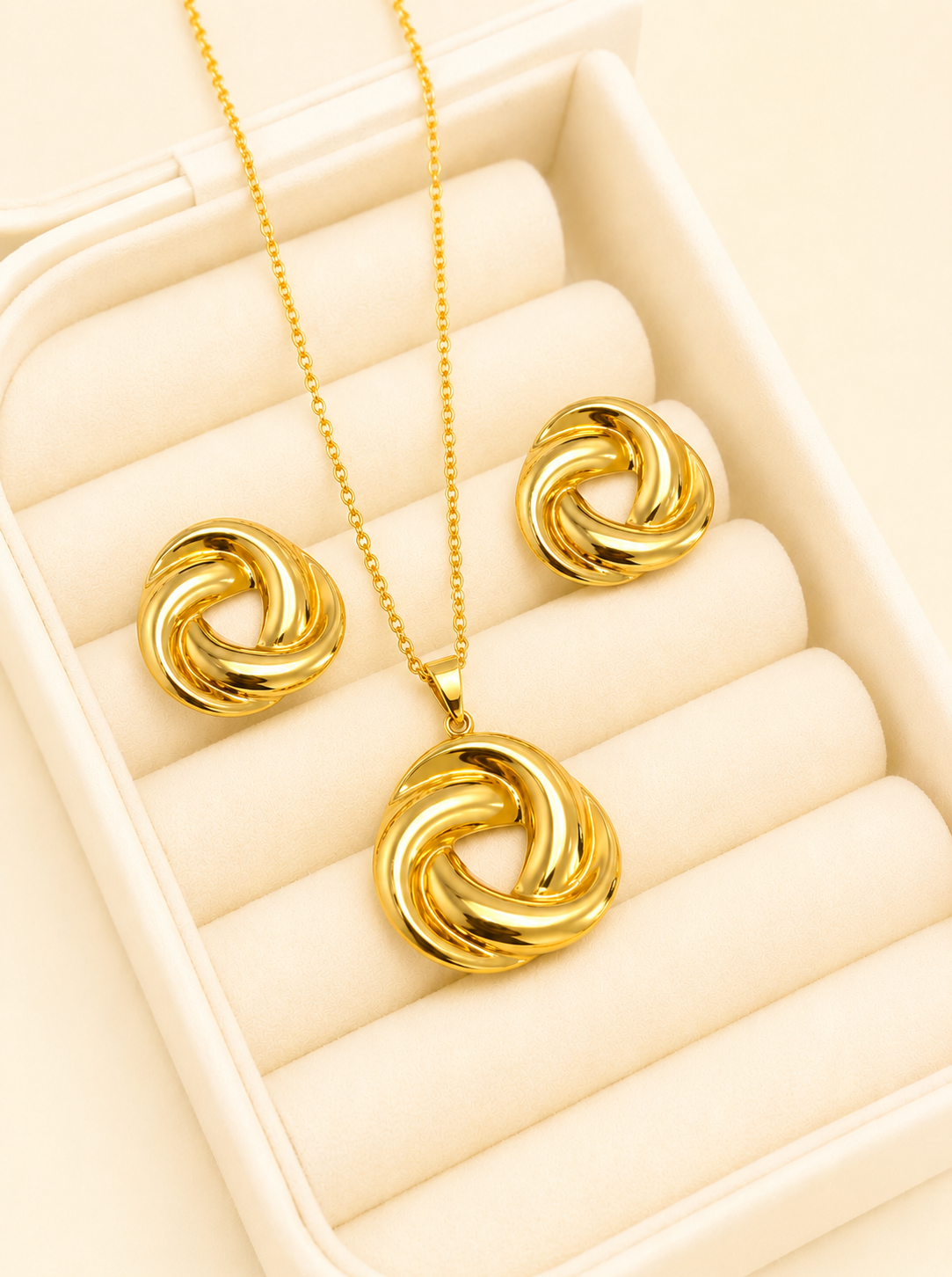 Collar y aretes caracol